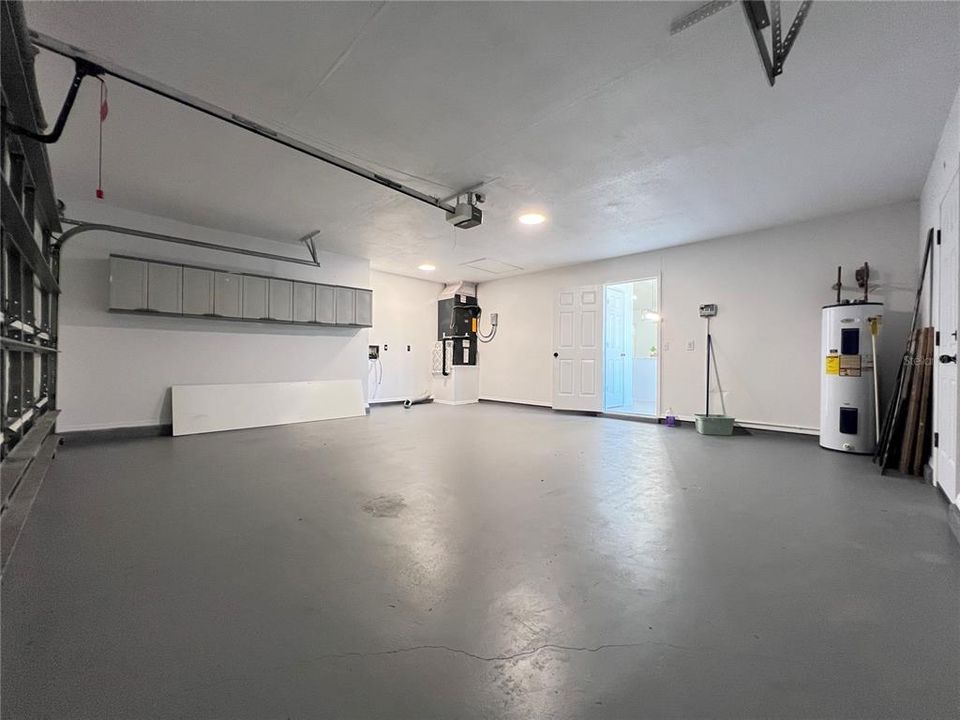 Activo con contrato: $360,000 (3 camas, 2 baños, 1870 Pies cuadrados)