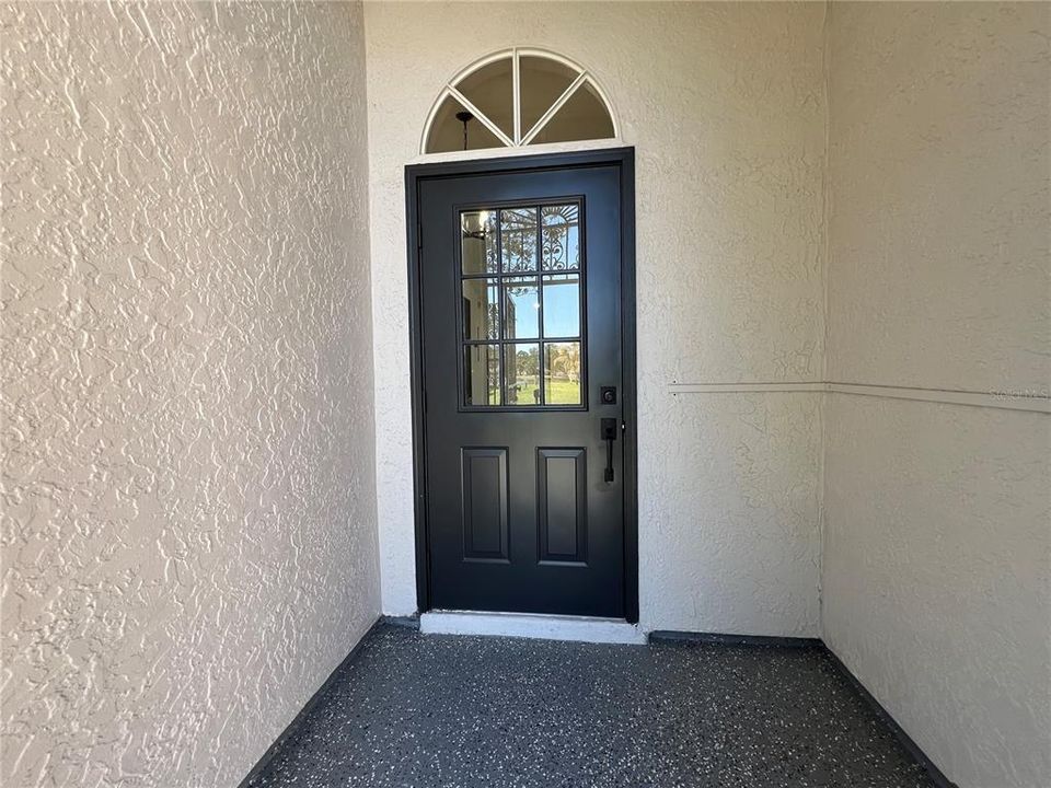 Activo con contrato: $360,000 (3 camas, 2 baños, 1870 Pies cuadrados)