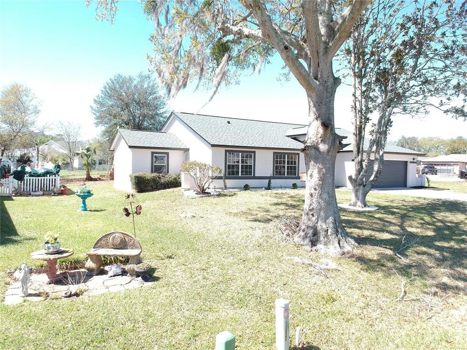 Activo con contrato: $360,000 (3 camas, 2 baños, 1870 Pies cuadrados)