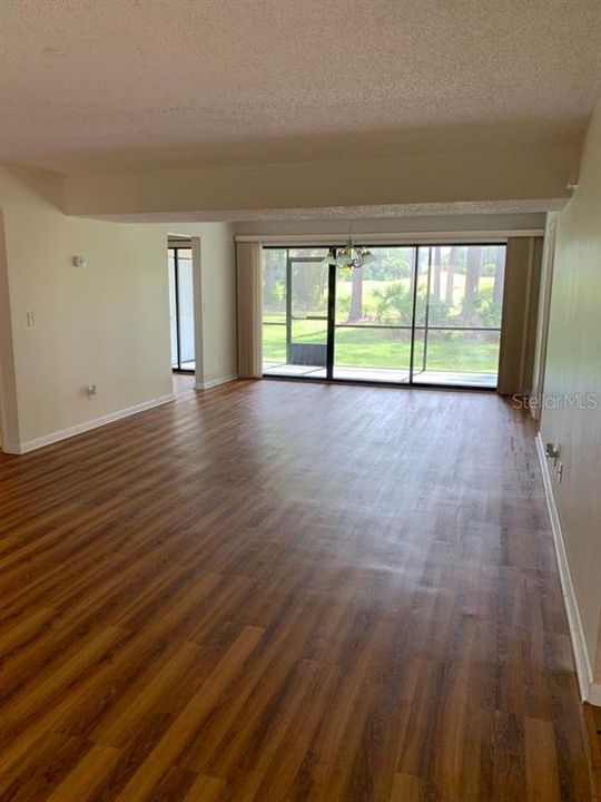 For Sale: $174,900 (2 beds, 2 baths, 1352 Square Feet)