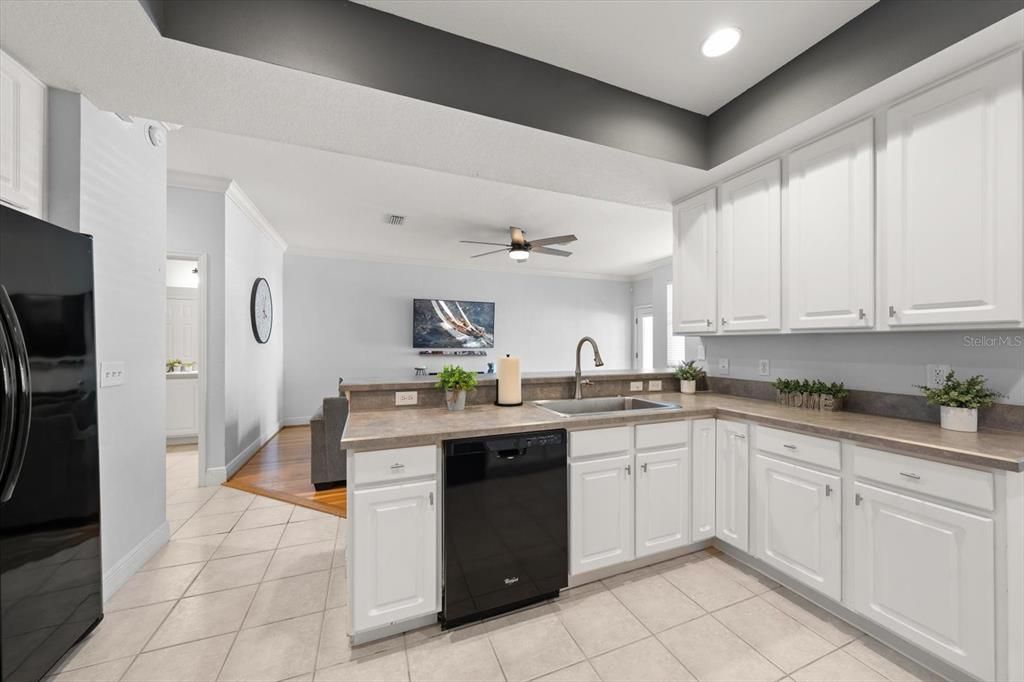 待售: $479,000 (3 贝兹, 2 浴室, 2141 平方英尺)