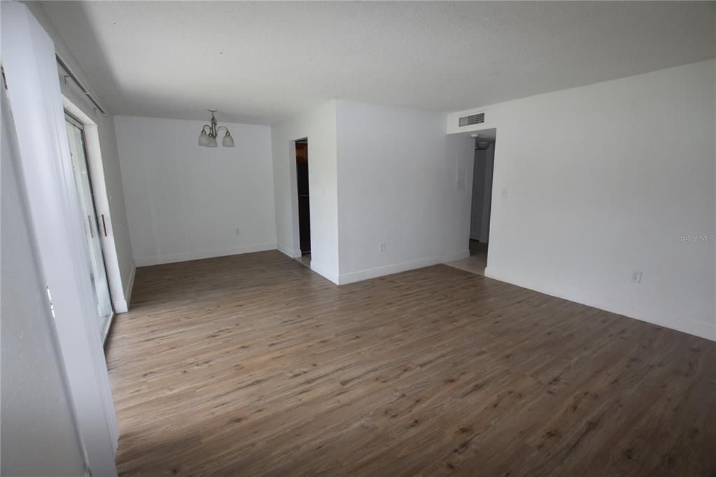 В аренду: $1,050 (1 спален, 1 ванн, 756 Квадратных фут)
