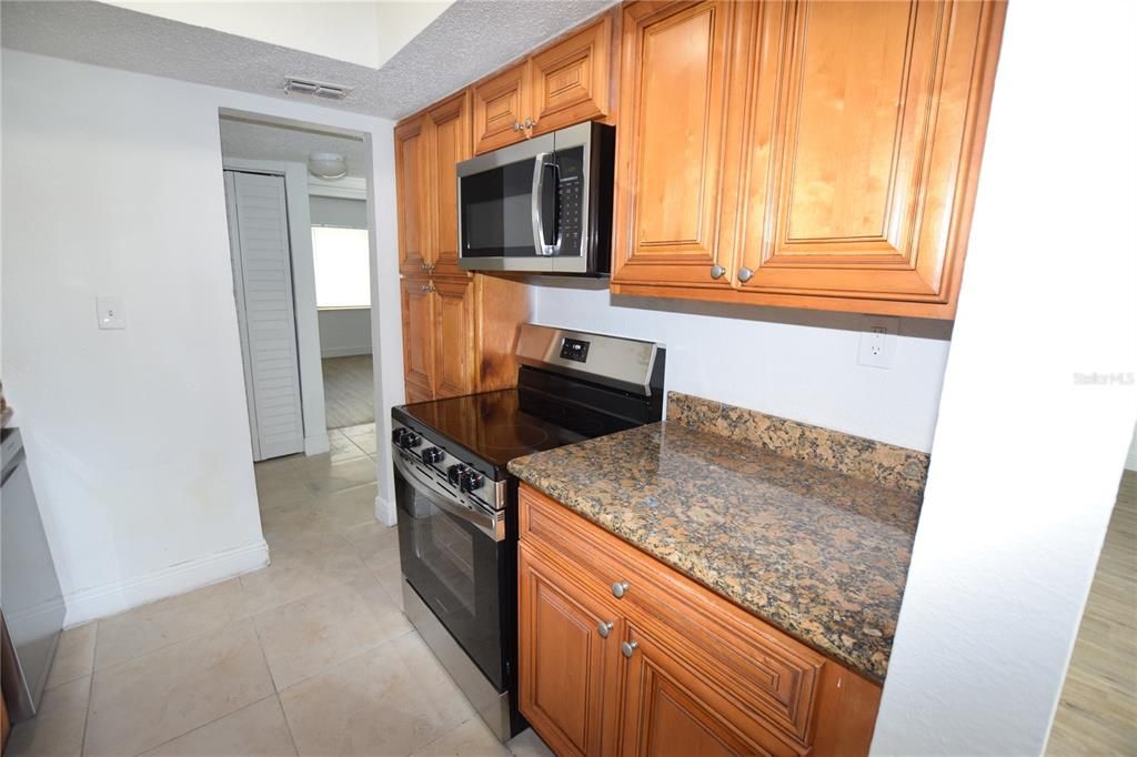 В аренду: $1,050 (1 спален, 1 ванн, 756 Квадратных фут)