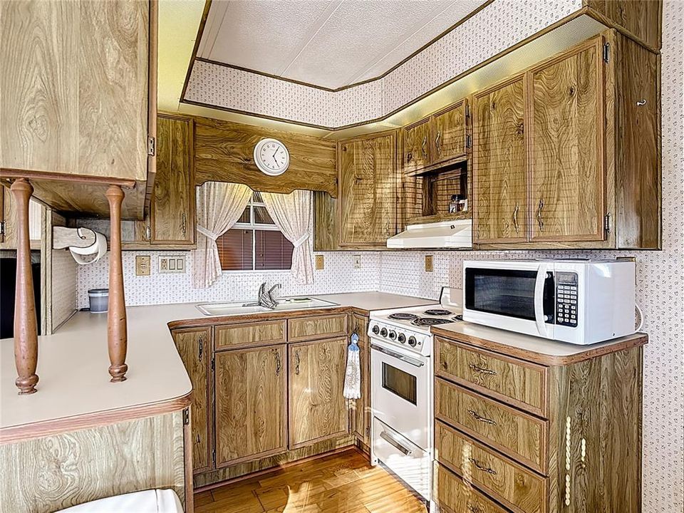 На продажу: $107,900 (1 спален, 1 ванн, 678 Квадратных фут)