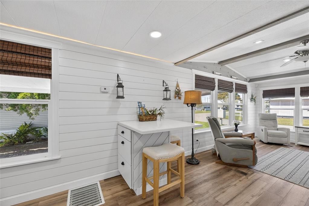 На продажу: $135,000 (2 спален, 2 ванн, 600 Квадратных фут)