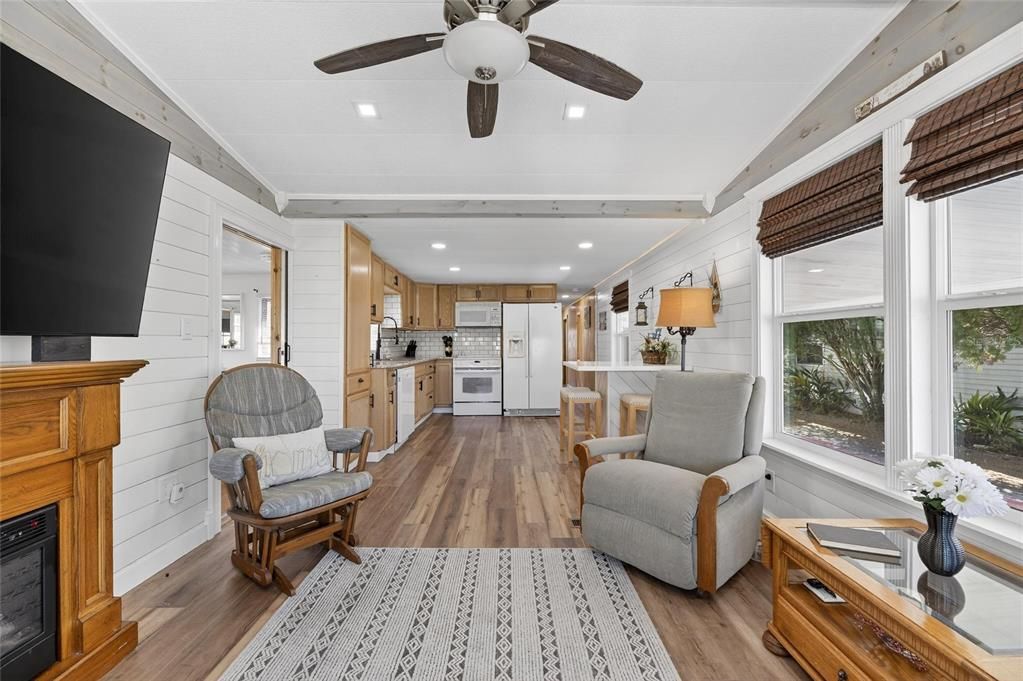 На продажу: $135,000 (2 спален, 2 ванн, 600 Квадратных фут)