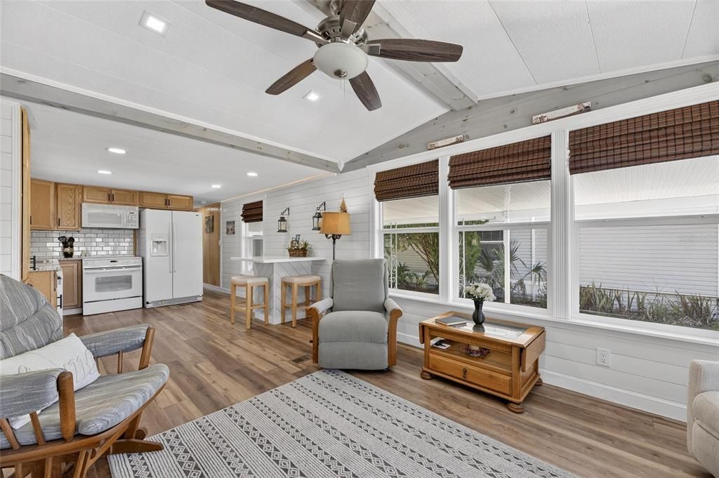 На продажу: $135,000 (2 спален, 2 ванн, 600 Квадратных фут)