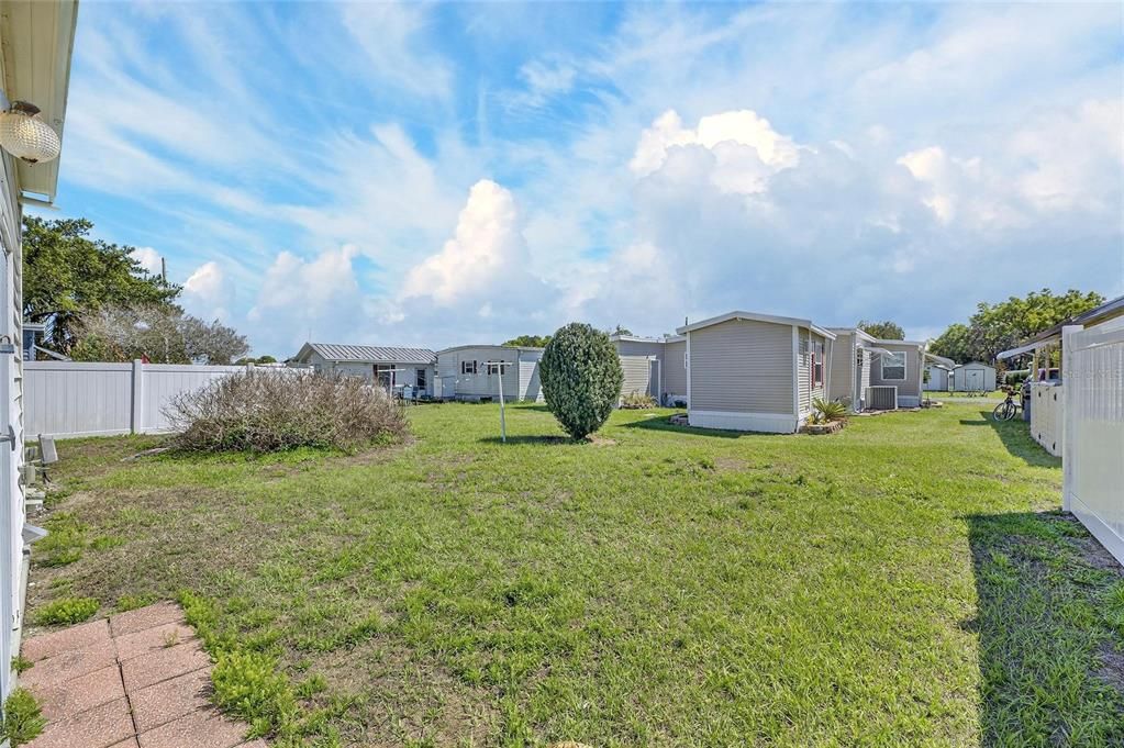 На продажу: $135,000 (2 спален, 2 ванн, 600 Квадратных фут)