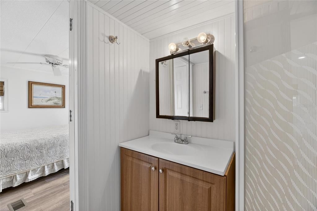 На продажу: $135,000 (2 спален, 2 ванн, 600 Квадратных фут)