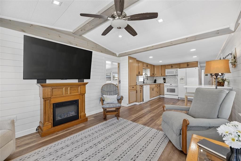 На продажу: $135,000 (2 спален, 2 ванн, 600 Квадратных фут)