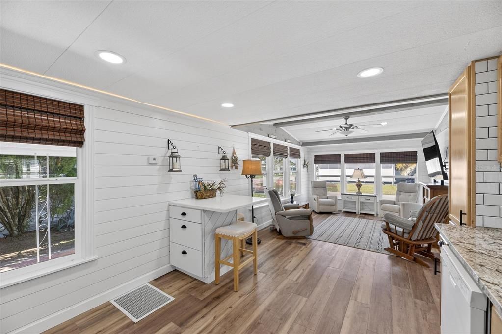 На продажу: $135,000 (2 спален, 2 ванн, 600 Квадратных фут)