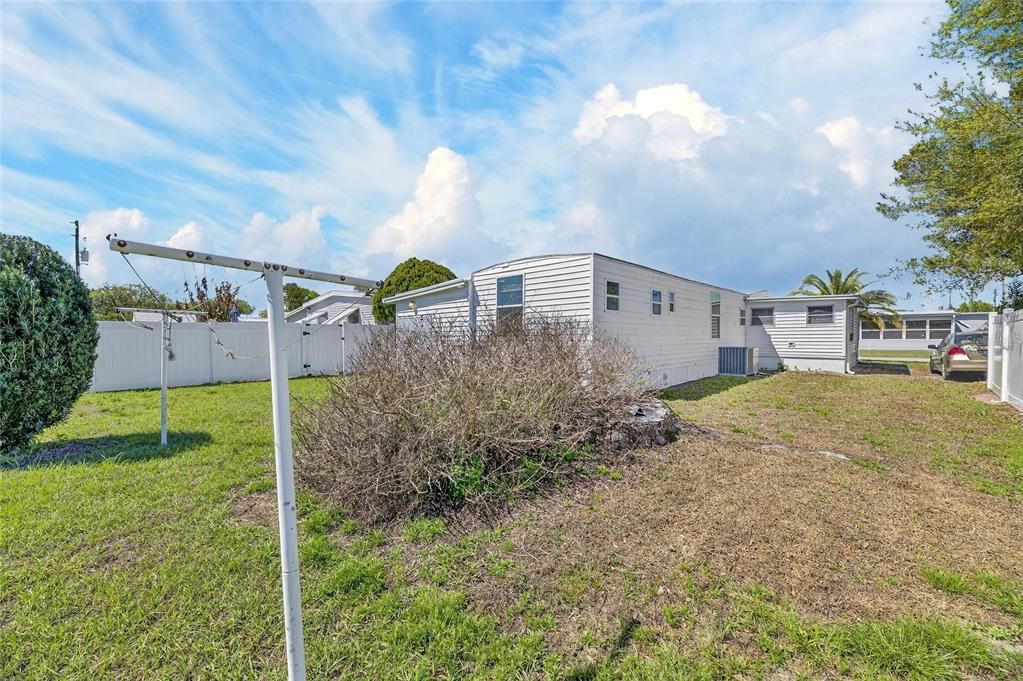 На продажу: $135,000 (2 спален, 2 ванн, 600 Квадратных фут)