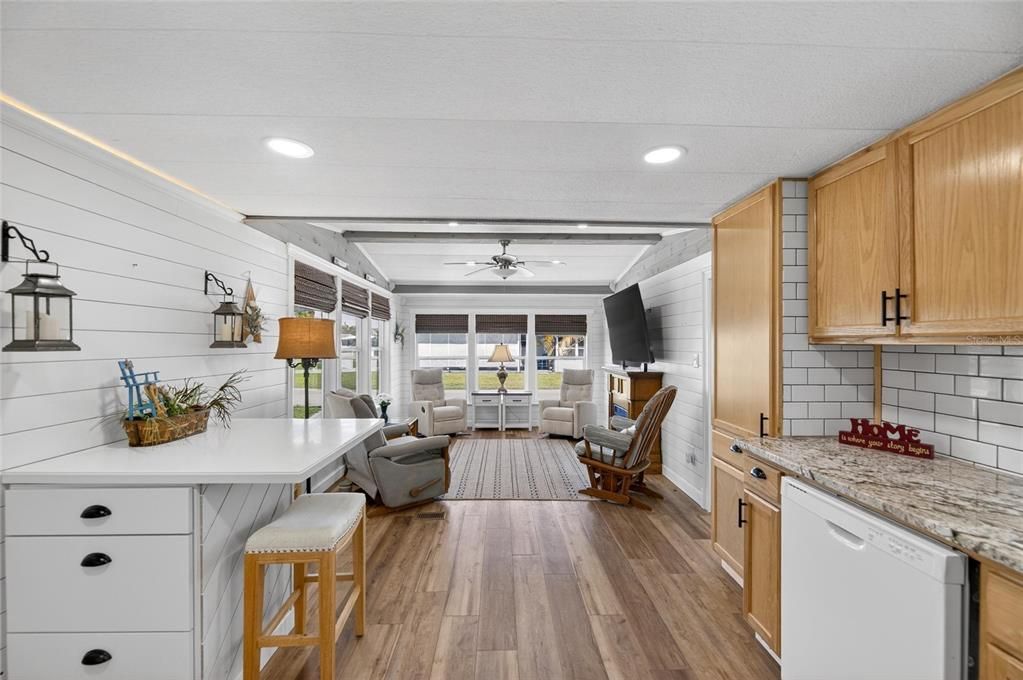 На продажу: $135,000 (2 спален, 2 ванн, 600 Квадратных фут)