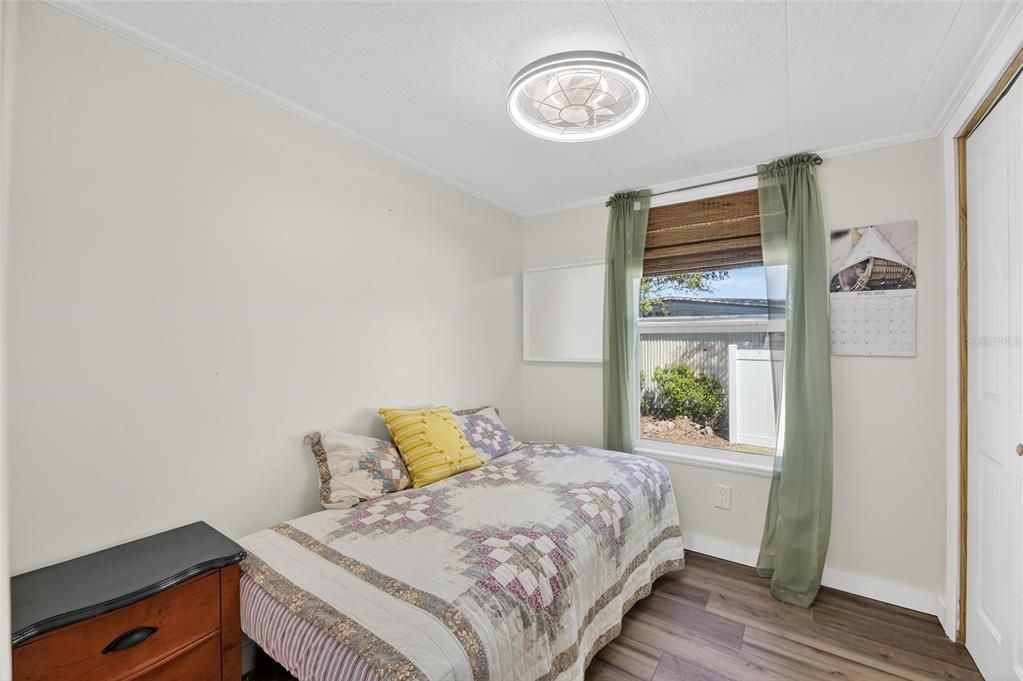 На продажу: $135,000 (2 спален, 2 ванн, 600 Квадратных фут)