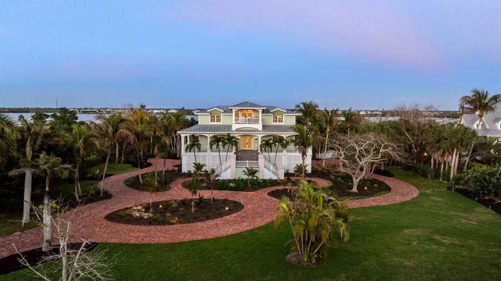 For Sale: $3,650,000 (4 beds, 4 baths, 4264 Square Feet)