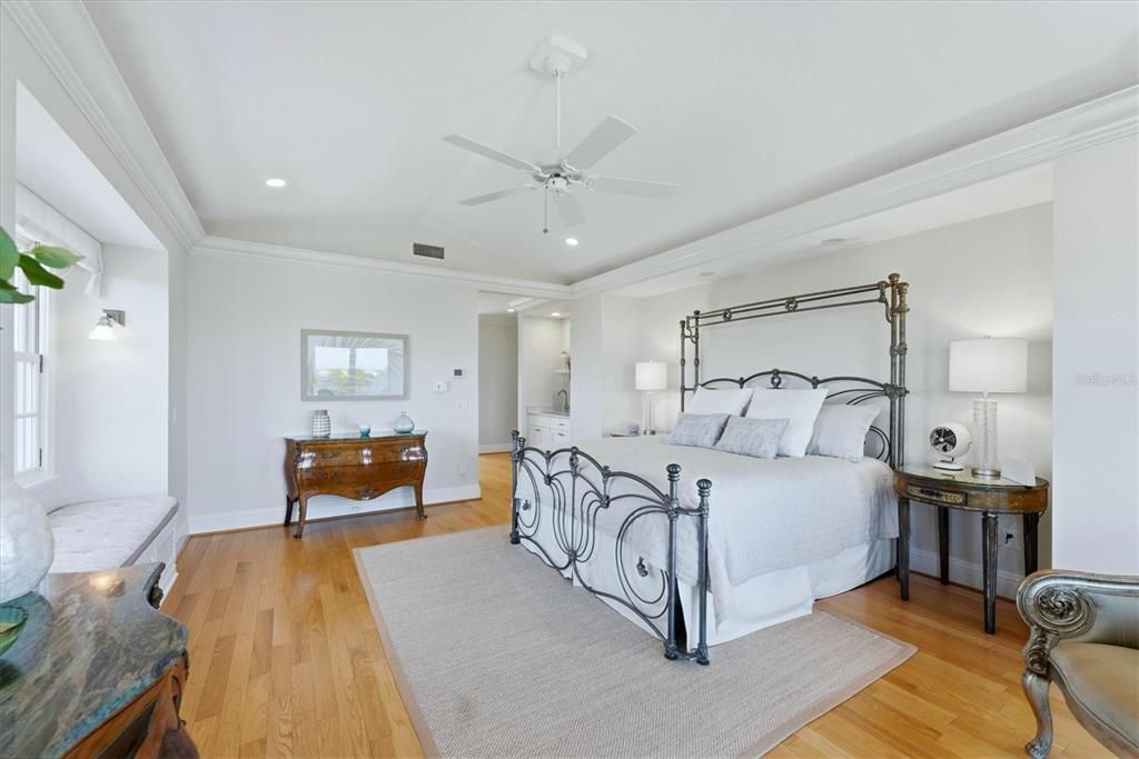 For Sale: $3,650,000 (4 beds, 4 baths, 4264 Square Feet)