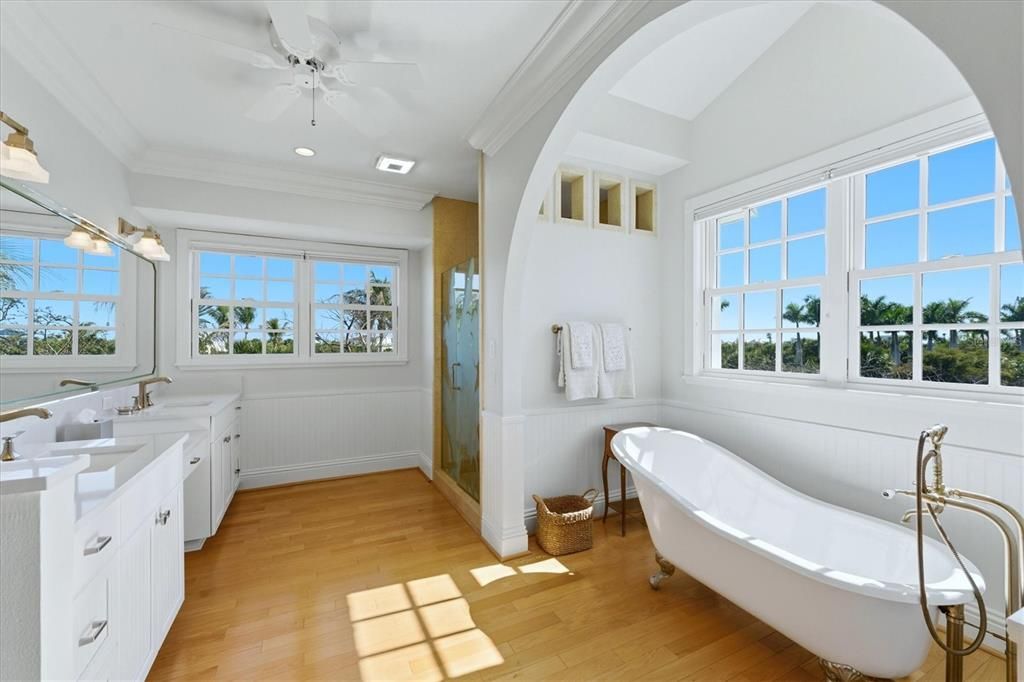 For Sale: $3,650,000 (4 beds, 4 baths, 4264 Square Feet)