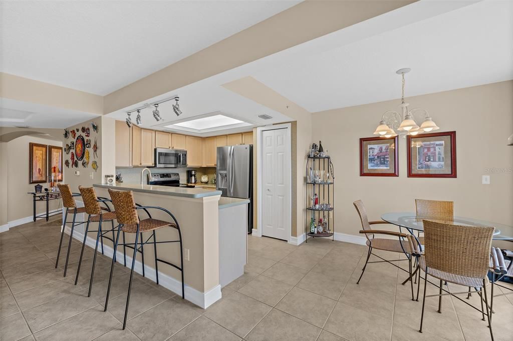 For Sale: $475,000 (3 beds, 2 baths, 1589 Square Feet)