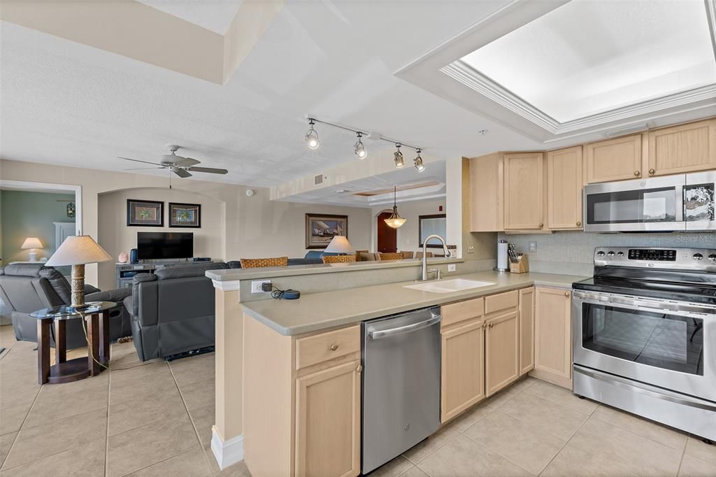 For Sale: $475,000 (3 beds, 2 baths, 1589 Square Feet)