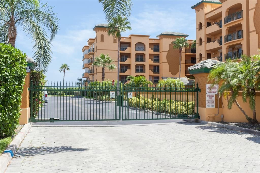 For Sale: $475,000 (3 beds, 2 baths, 1589 Square Feet)