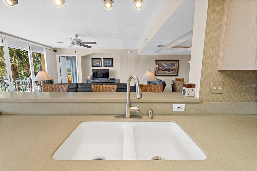 For Sale: $475,000 (3 beds, 2 baths, 1589 Square Feet)