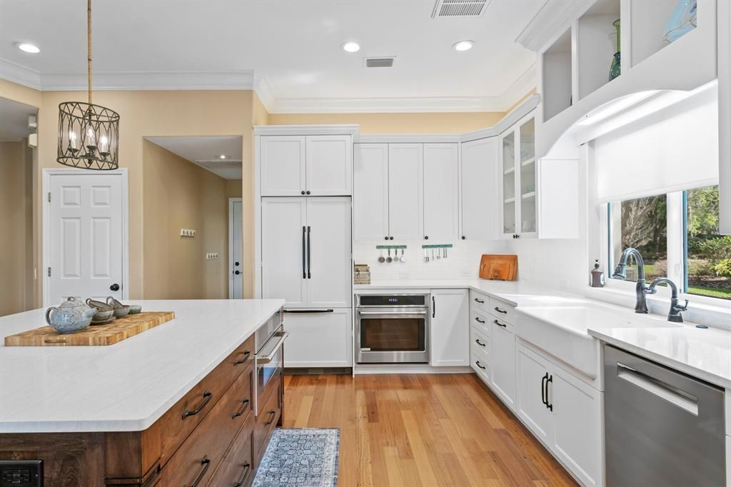 En Venta: $1,250,000 (5 camas, 3 baños, 3680 Pies cuadrados)