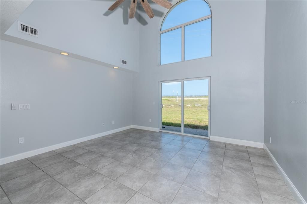 На продажу: $699,000 (3 спален, 2 ванн, 2216 Квадратных фут)