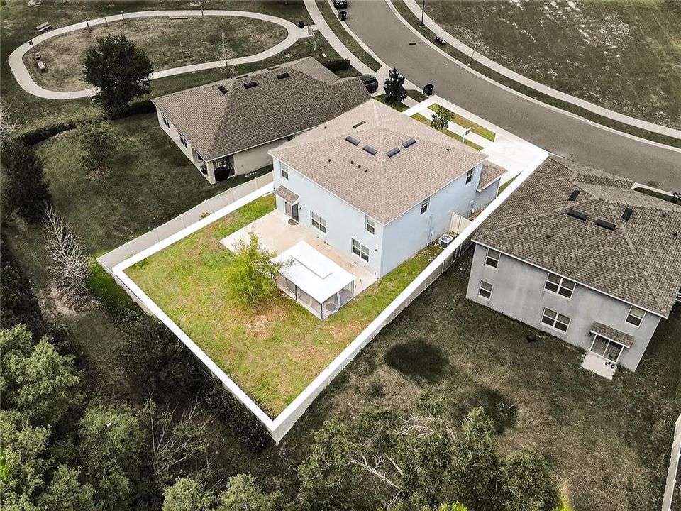 Activo con contrato: $410,000 (5 camas, 3 baños, 2807 Pies cuadrados)