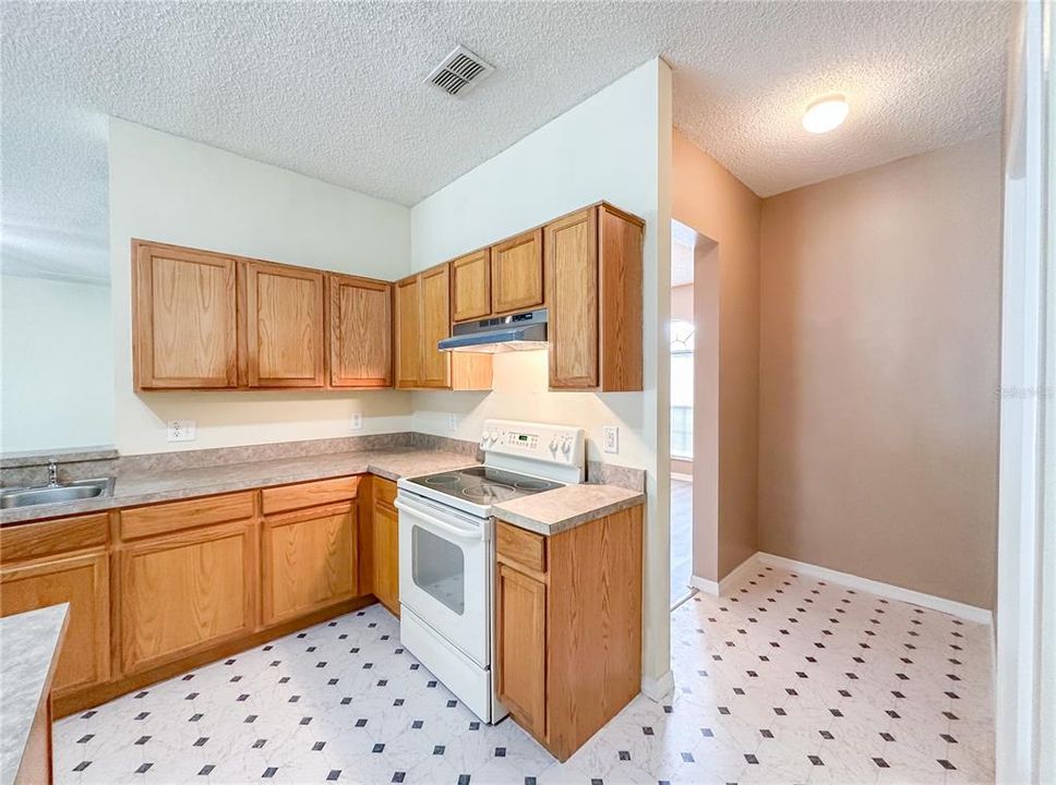 В аренду: $2,600 (4 спален, 3 ванн, 2460 Квадратных фут)