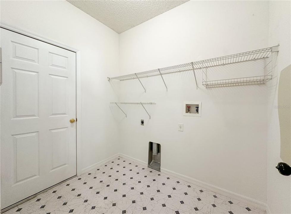 В аренду: $2,600 (4 спален, 3 ванн, 2460 Квадратных фут)