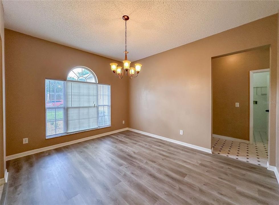 В аренду: $2,600 (4 спален, 3 ванн, 2460 Квадратных фут)