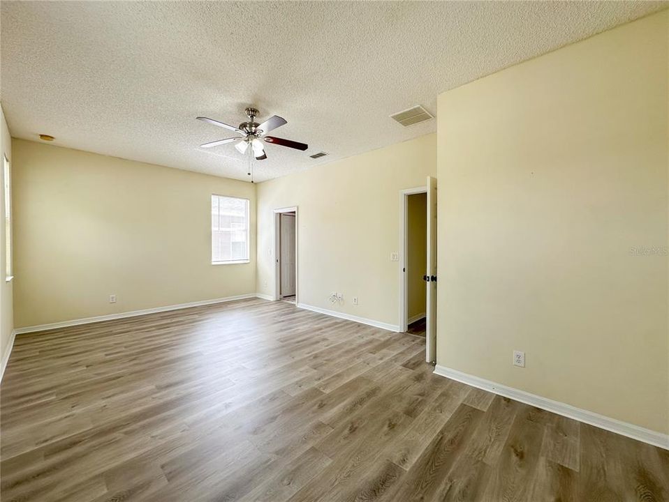 В аренду: $2,600 (4 спален, 3 ванн, 2460 Квадратных фут)