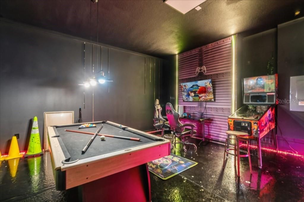 For Sale: $1,550,000 (12 beds, 11 baths, 4762 Square Feet)