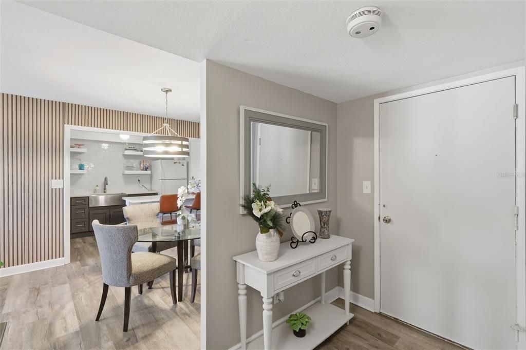 For Sale: $140,000 (1 beds, 1 baths, 796 Square Feet)