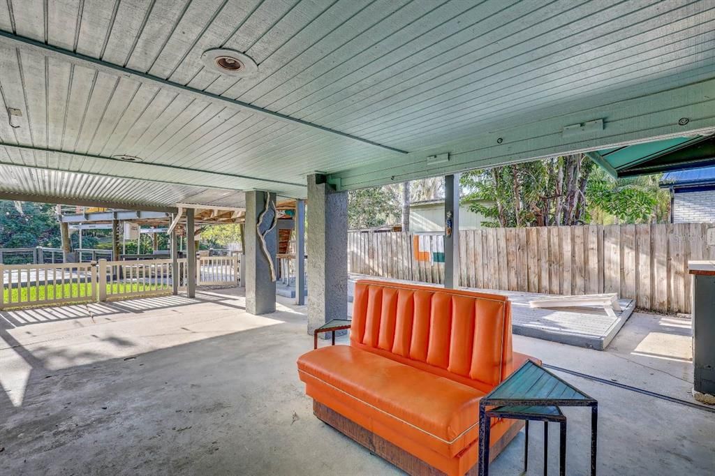 Active With Contract: $999,990 (3 beds, 3 baths, 2247 Square Feet)