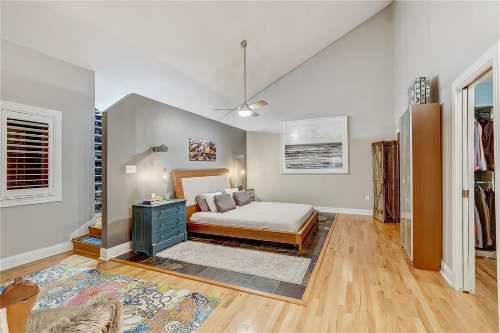 Active With Contract: $999,990 (3 beds, 3 baths, 2247 Square Feet)