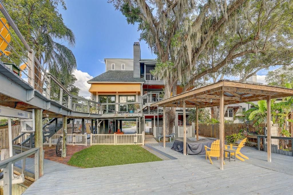 Active With Contract: $999,990 (3 beds, 3 baths, 2247 Square Feet)