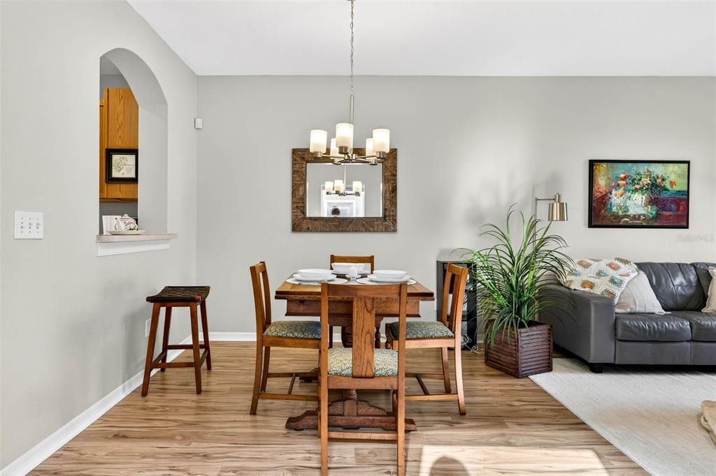 Activo con contrato: $230,000 (2 camas, 2 baños, 1255 Pies cuadrados)