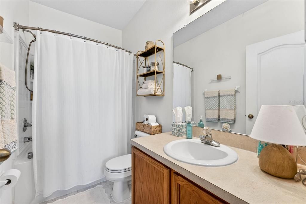 Activo con contrato: $230,000 (2 camas, 2 baños, 1255 Pies cuadrados)