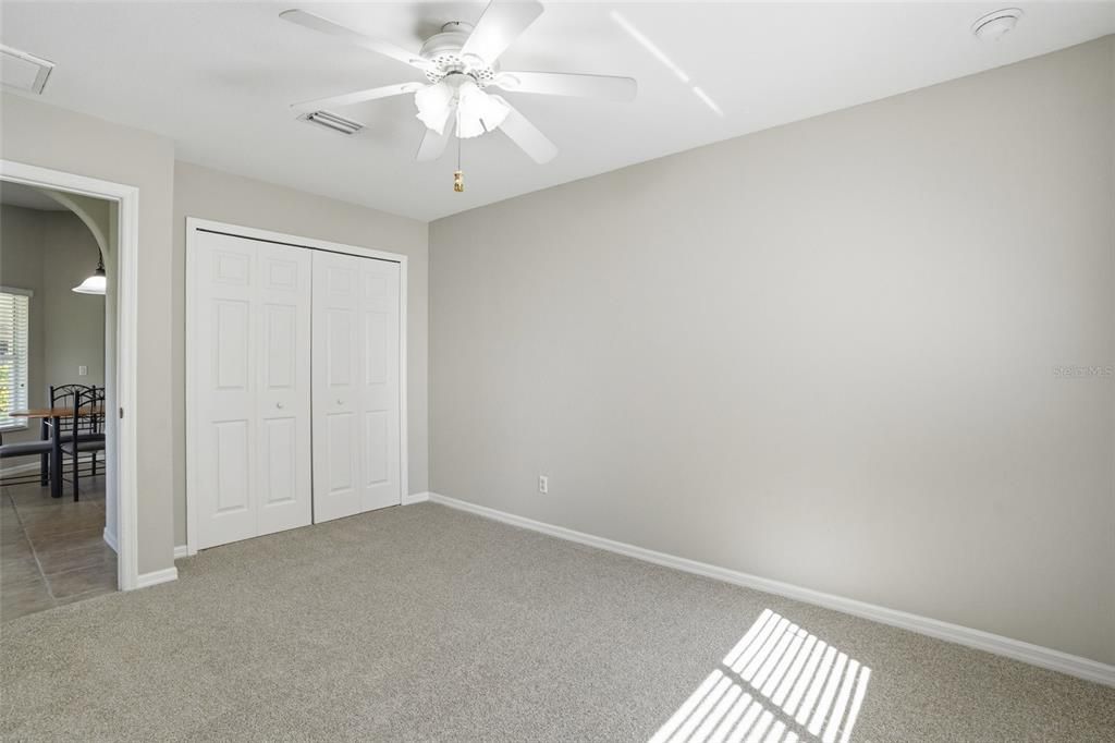 Activo con contrato: $329,900 (4 camas, 3 baños, 2118 Pies cuadrados)