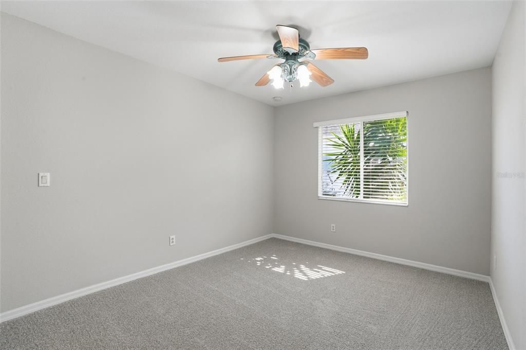 Activo con contrato: $329,900 (4 camas, 3 baños, 2118 Pies cuadrados)