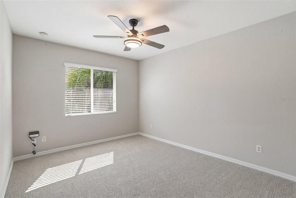 Activo con contrato: $329,900 (4 camas, 3 baños, 2118 Pies cuadrados)