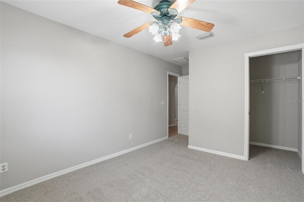 Activo con contrato: $329,900 (4 camas, 3 baños, 2118 Pies cuadrados)