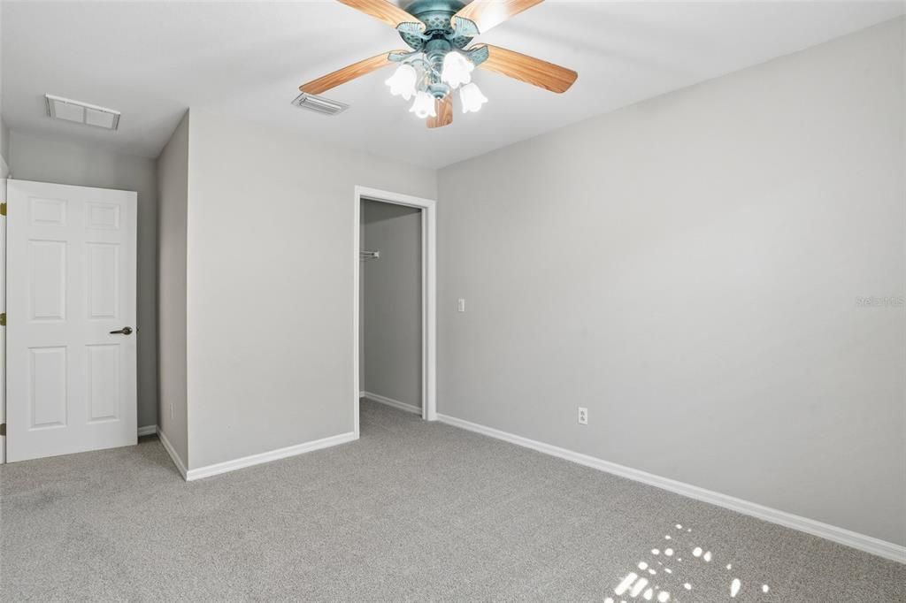 Activo con contrato: $329,900 (4 camas, 3 baños, 2118 Pies cuadrados)