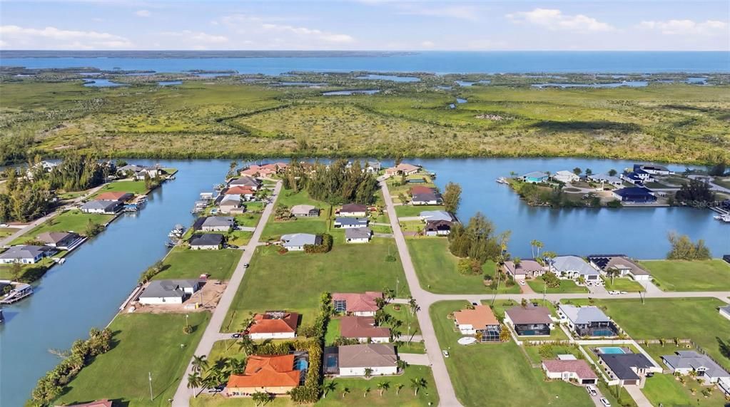Activo con contrato: $329,900 (4 camas, 3 baños, 2118 Pies cuadrados)