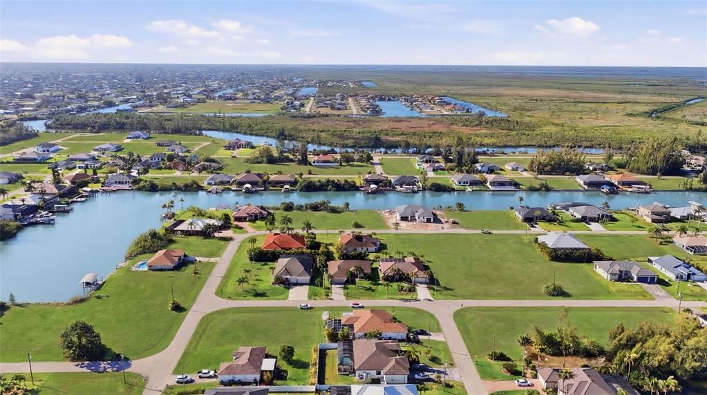 Activo con contrato: $329,900 (4 camas, 3 baños, 2118 Pies cuadrados)