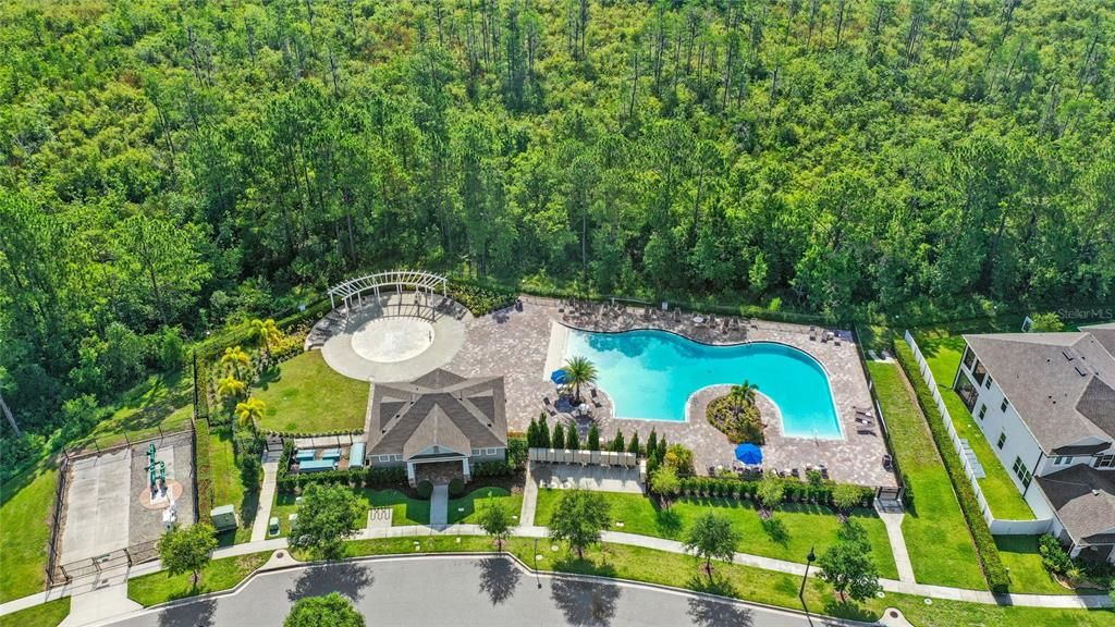 Activo con contrato: $725,000 (4 camas, 3 baños, 2528 Pies cuadrados)