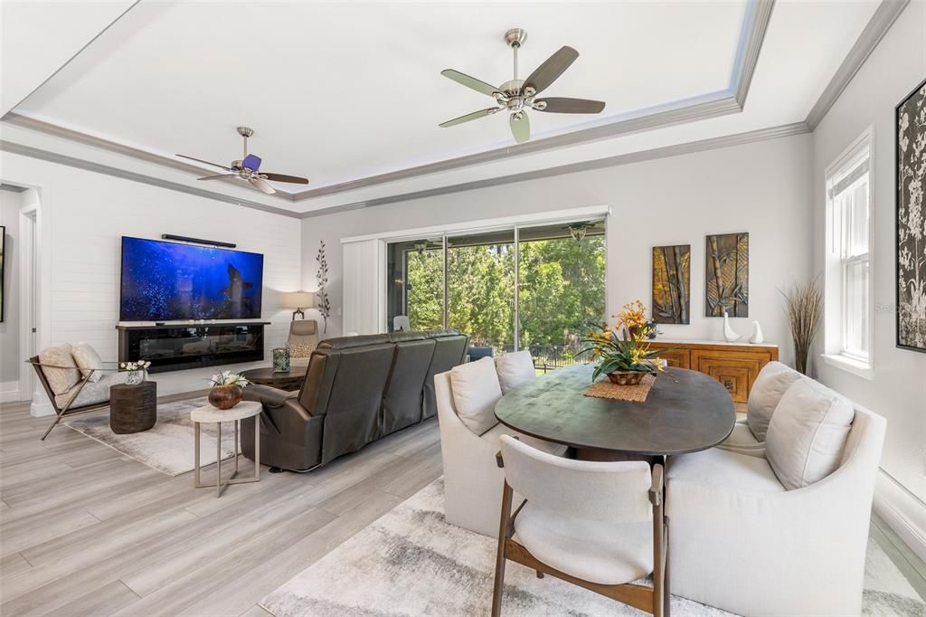Activo con contrato: $725,000 (4 camas, 3 baños, 2528 Pies cuadrados)