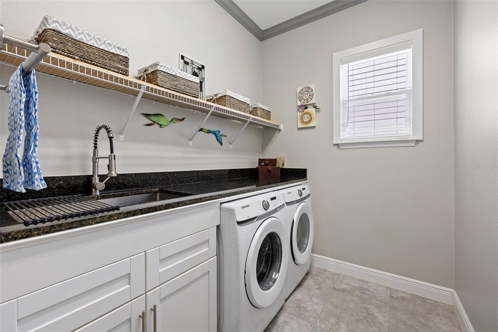 Activo con contrato: $725,000 (4 camas, 3 baños, 2528 Pies cuadrados)