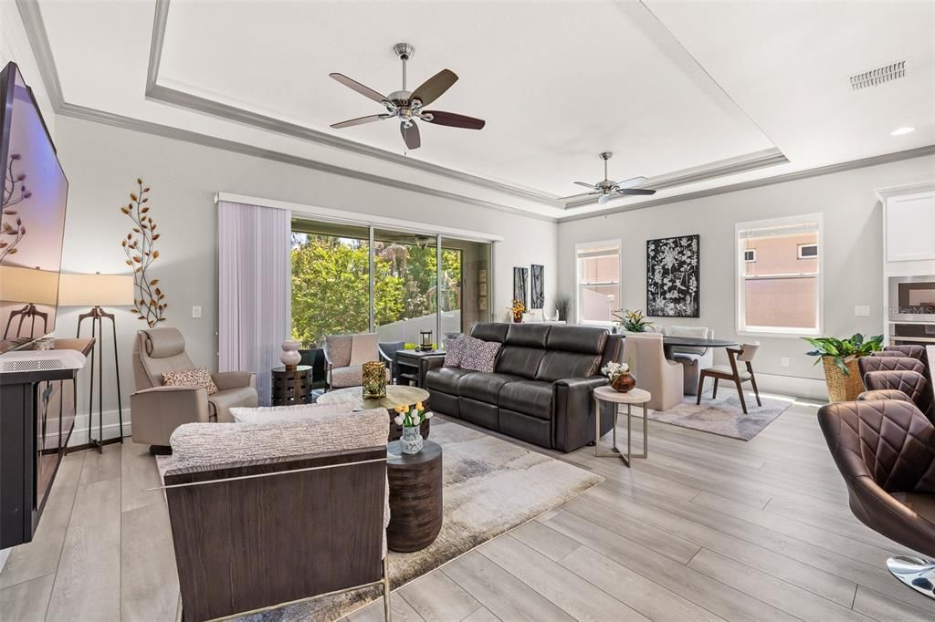 Activo con contrato: $725,000 (4 camas, 3 baños, 2528 Pies cuadrados)